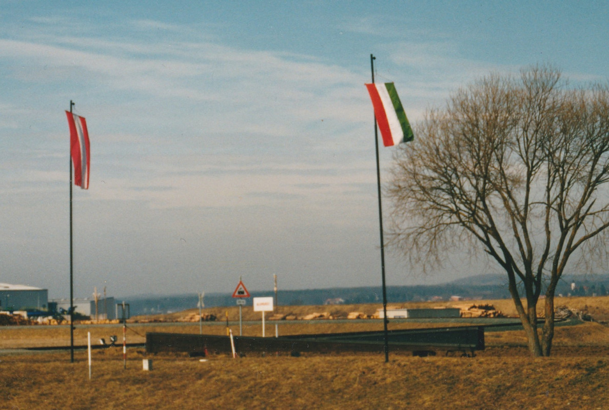 nepek_baratsaga_emlekmu-01