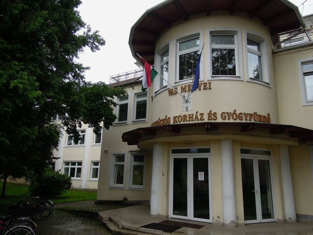 elso-magyar-oragyar-01 elso-magyar-oragyar-01